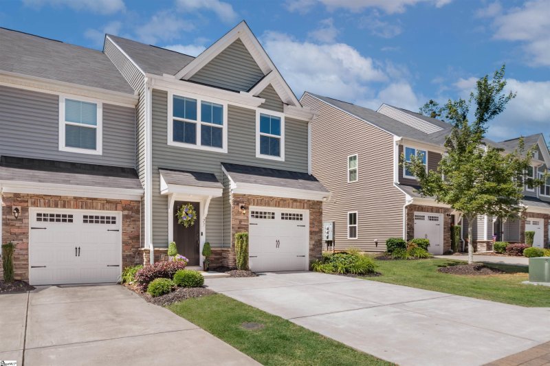 South Main Townes, Greer Community