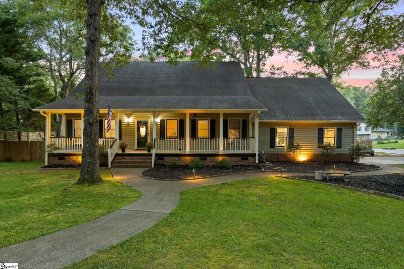 105 Fox Chase Court