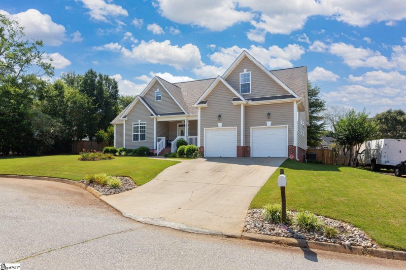 Property image 3 at 6 Nakkol Drive, Simpsonville, SC 29680