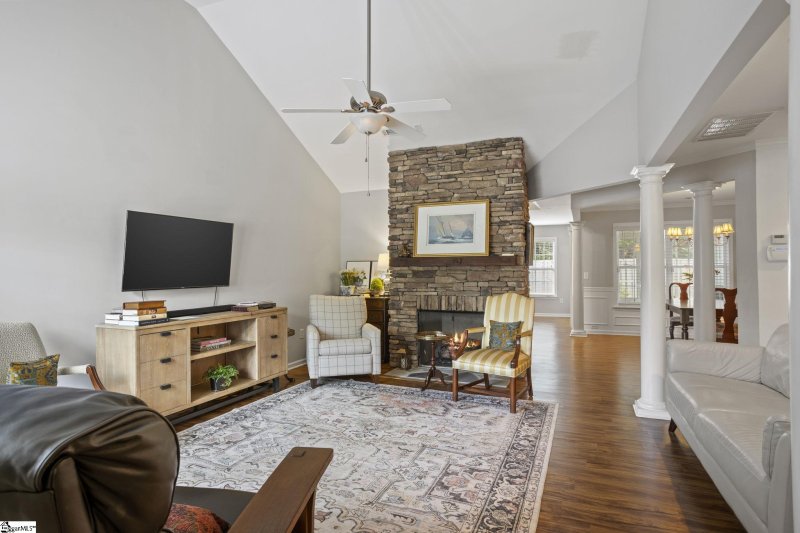 Property image 4 of 413 Pierview Way in Glen Lake, Boiling Springs, SC 29316