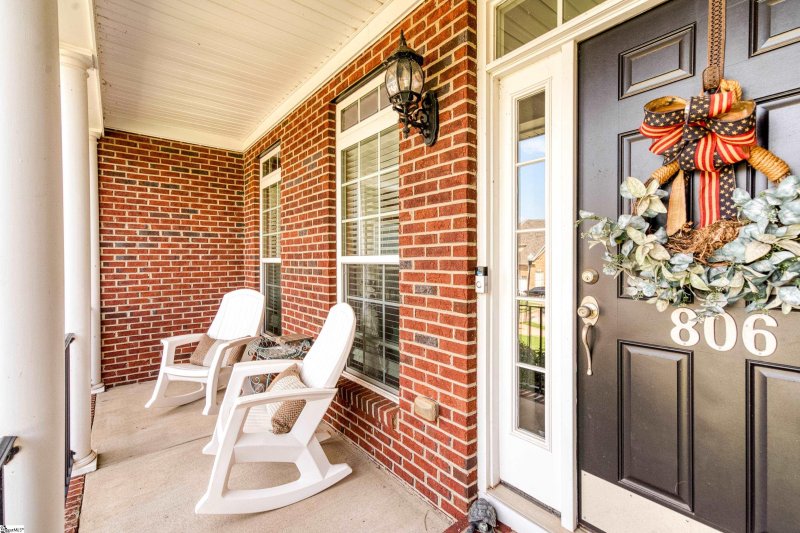 Property image 5 of 806 Hartscove Court in Glen Lake, Boiling Springs, SC 29316