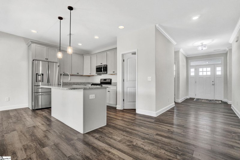 Property image 2 of 204 Claridge Way in Covington, Greer, SC 29651