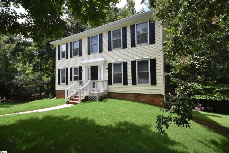 Property image 2 of 511 Foxhound Road in Hunters Woods, Simpsonville, SC 28680