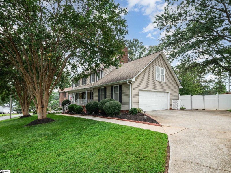 Property image 4 of 102 Hudders Creek Way in Hudders Creek, Simpsonville, SC 29680