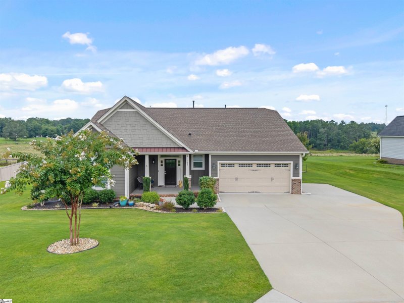 Property image 4 of 105 Claridge Way in Covington, Greer, SC 29651