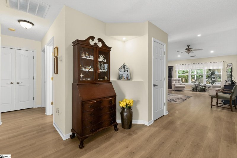 Property image 5 of 536 Laurel Meadows Parkway in Laurel Meadows, Greenville, SC 29607