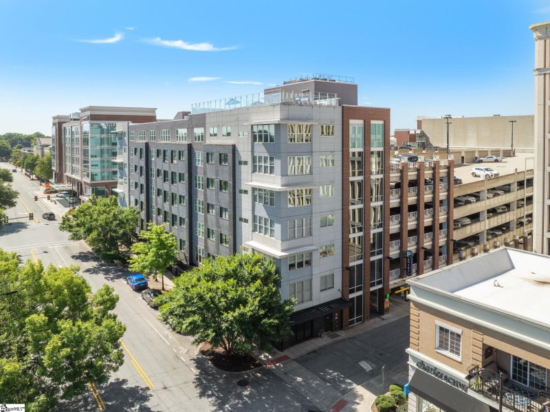 100 East, Greenville Community