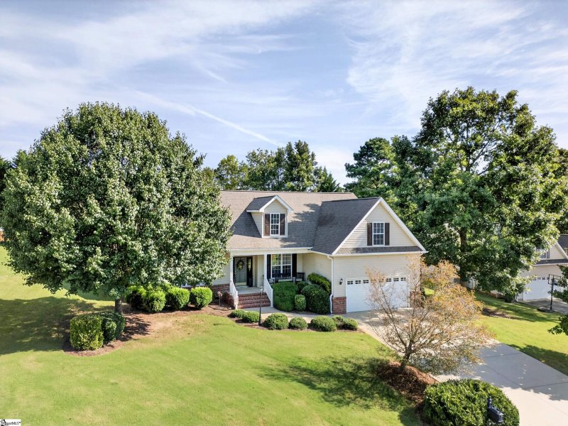 Property image 2 of 645 Nichole Place in Ridgecreek Estates, Greer, SC 29651