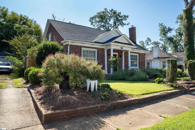 Property image 4 of 483 Pinckney Court in Hampton Heights, Spartanburg, SC 29306