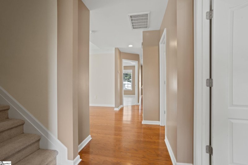 Property image 3 of 209 Stewarts Landing in Glen Lake, Boiling Springs, SC 29316