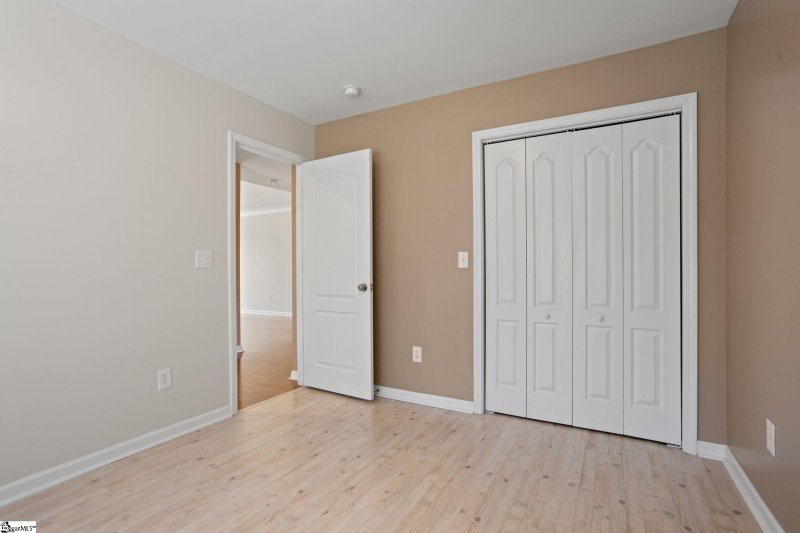 Property image 5 of 209 Stewarts Landing in Glen Lake, Boiling Springs, SC 29316