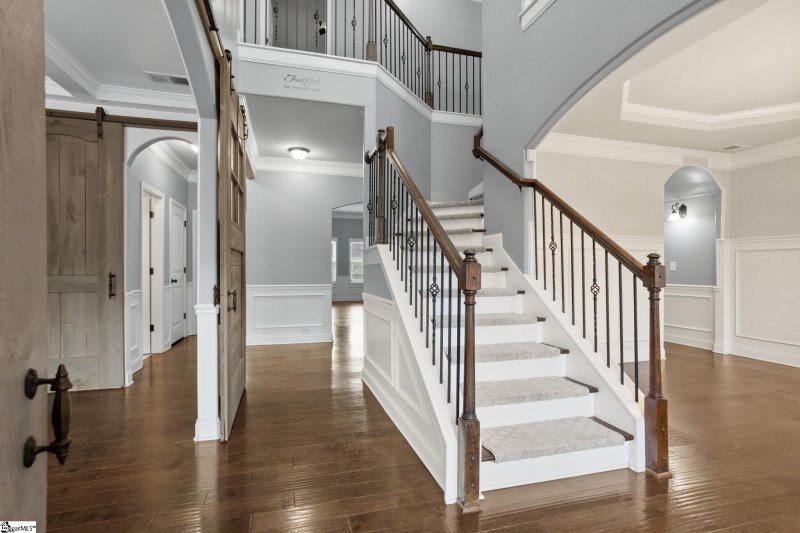 Property image 2 of 14 Foxmoor Court in Lost River, Simpsonville, SC 29680