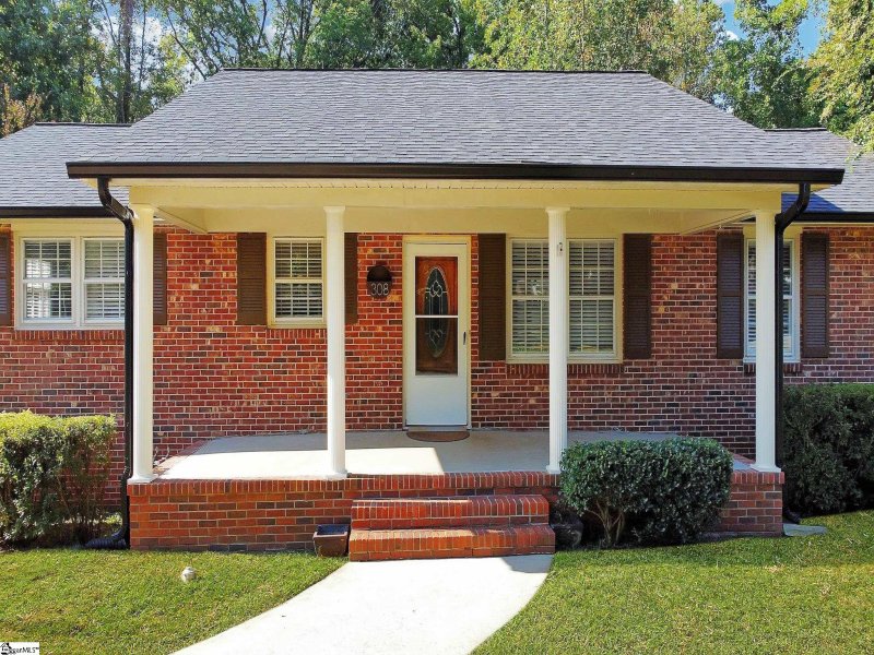 Property image 5 of 308 Farmington Road in Chestnut Hills, Greenville, SC 29605