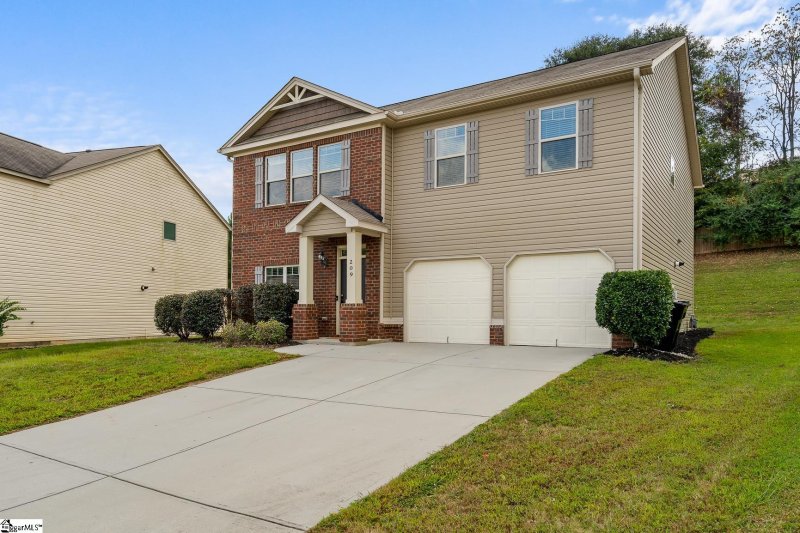 Property image 3 of 209 Winespring Place in Shady Ford, Simpsonville, SC 29681