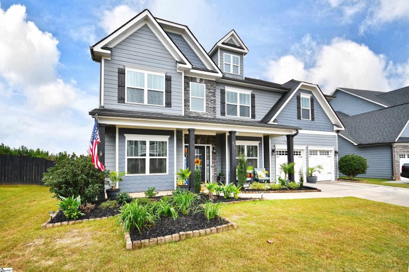 Property image 2 of 311 Linsdtrom Court in Lost River, Simpsonville, SC 29680