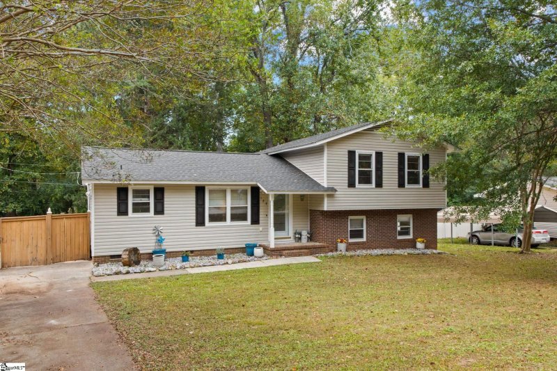 Westwood, Simpsonville Community