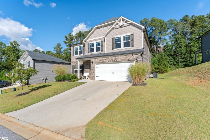 Property image 5 of 613 Whitemarsh Avenue in Lost River, Simpsonville, SC 29680