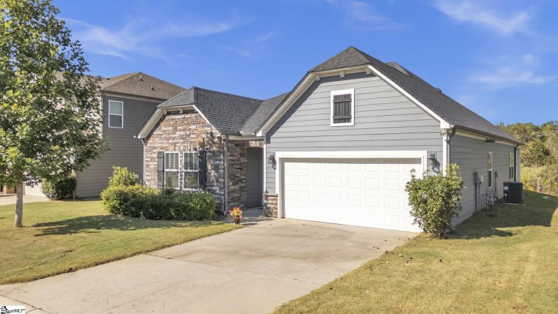 Property image 2 of 210 Bank Swallow Way in Lost River, Simpsonville, SC 29680