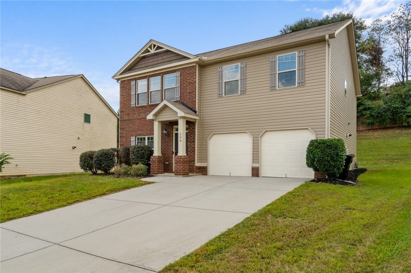 Property image 3 of 209 Winespring Place in Shady Ford, Simpsonville, SC 29681