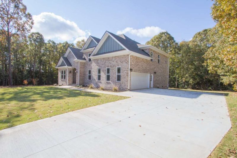 Property image 3 at 102 Bluffton, Belton, SC 29627