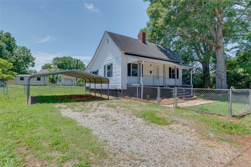 Property image 3 at 2 Green Street, Pelzer, SC 29669
